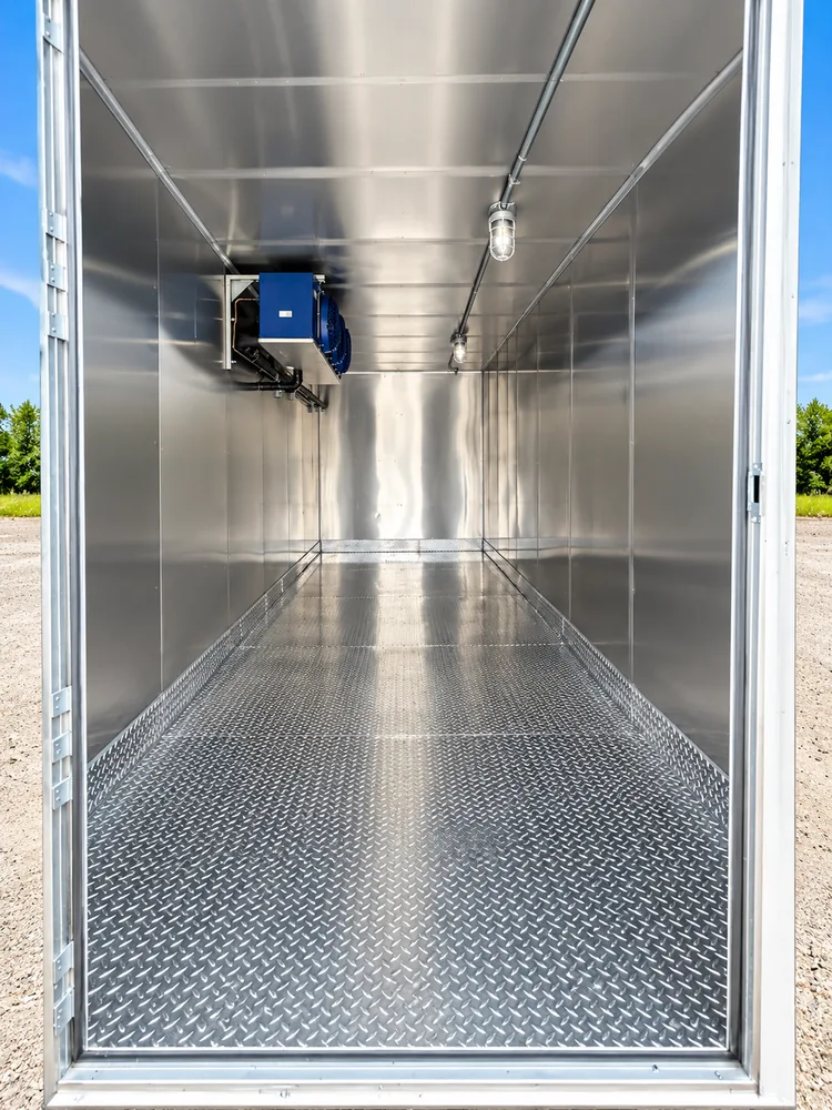 Refrigerated storage interior with cooling unit