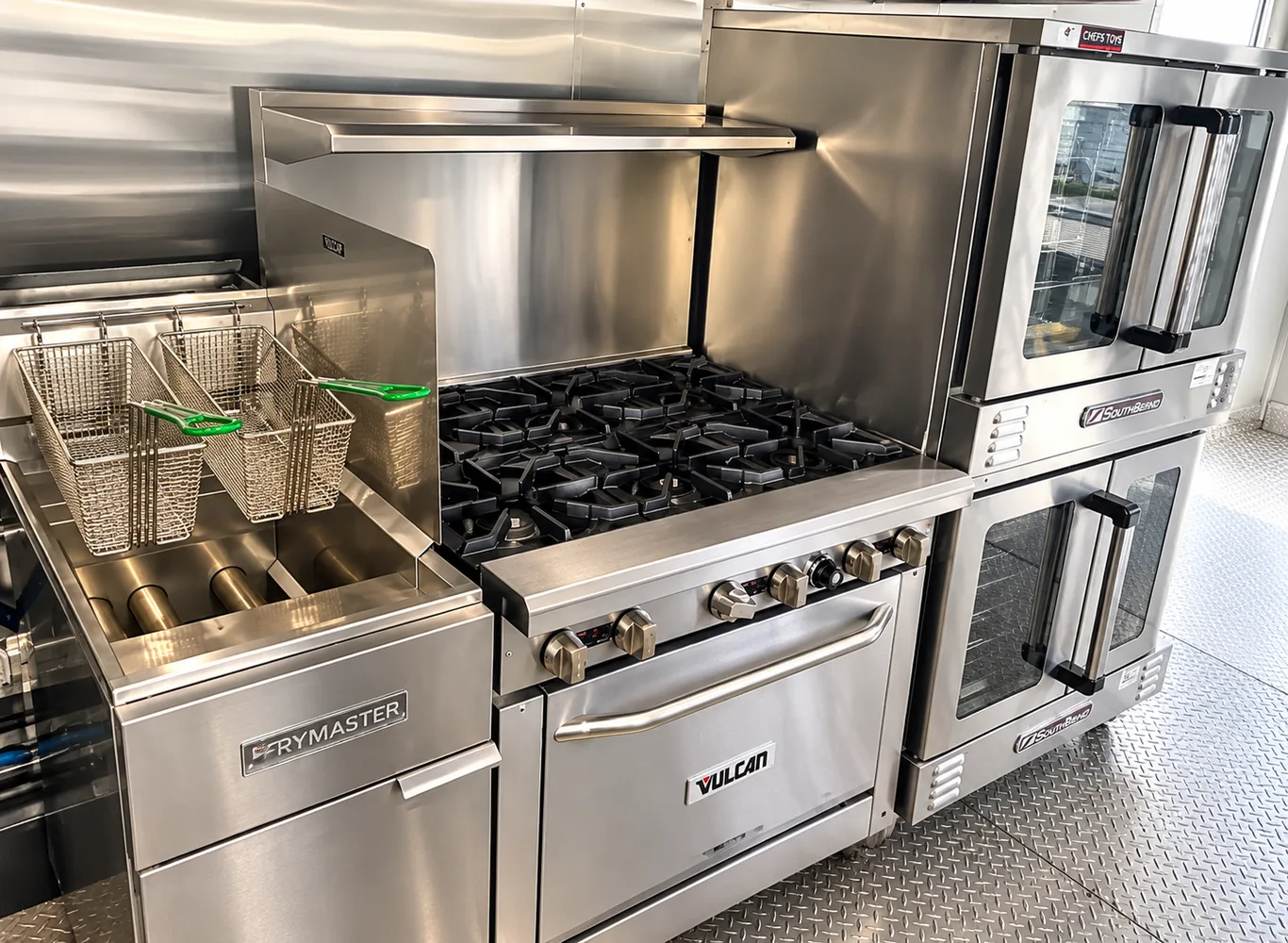 Commercial kitchen trailer deep fryer gas range double ovens